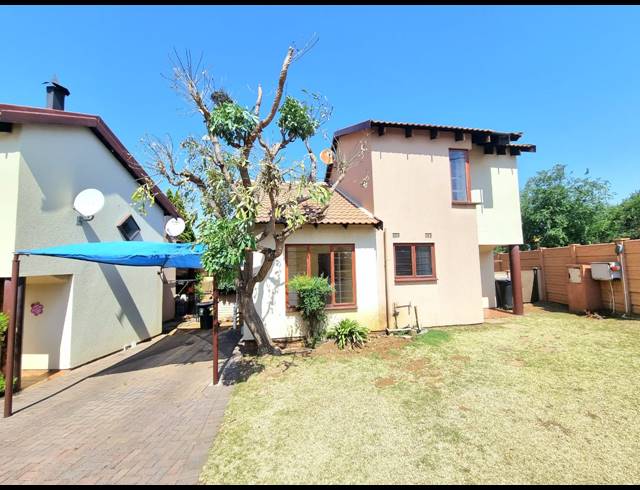 2 BEDROOM TOWNHOUSE FOR SALE IN LIEFDE EN VREDE